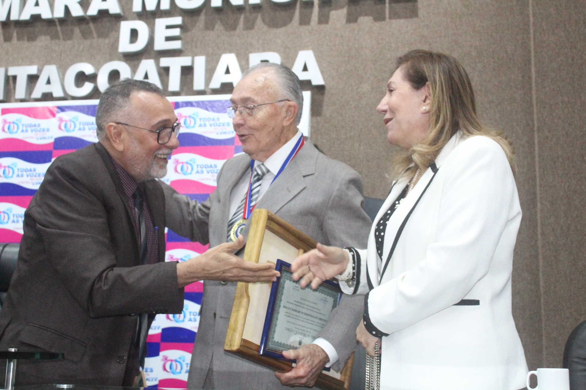 EMPRESÁRIO CLEUTER MENDONÇA HOMENGEADO PELA CÂMARA